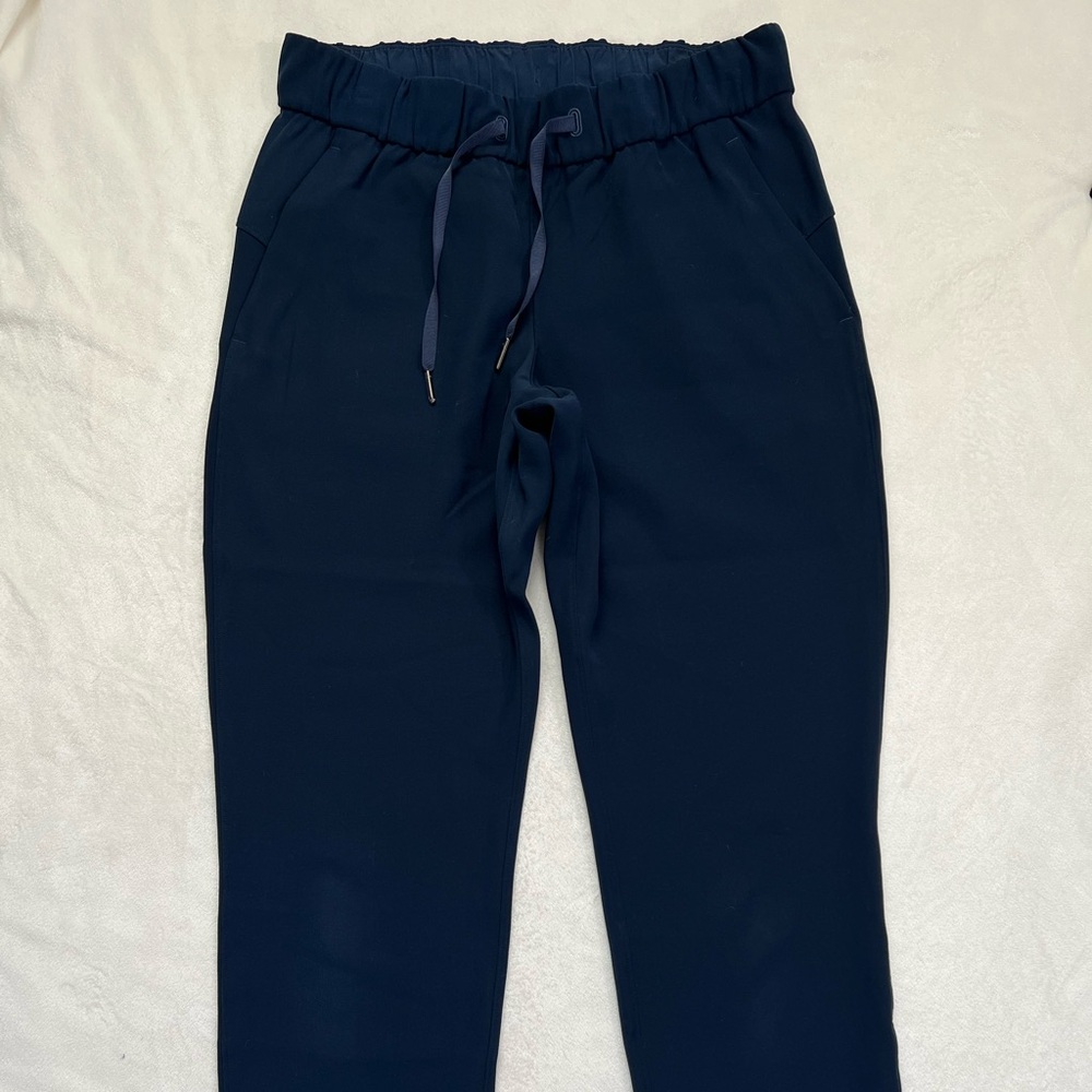 Lululemon Athletica Women’s Navy Track Pants Size M
